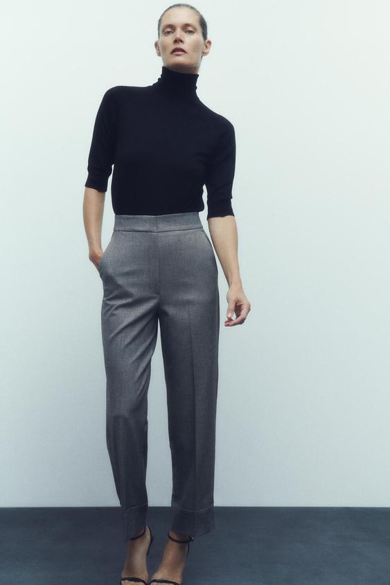 STRAIGHT-LEG TROUSERS WITH TURN-UP HEMS