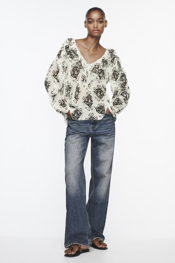 PRINTED BLOUSE WITH RUFFLES