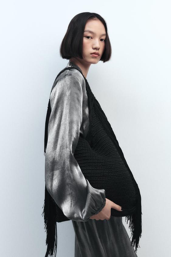 CROCHET BUCKET BAG WITH FRINGING